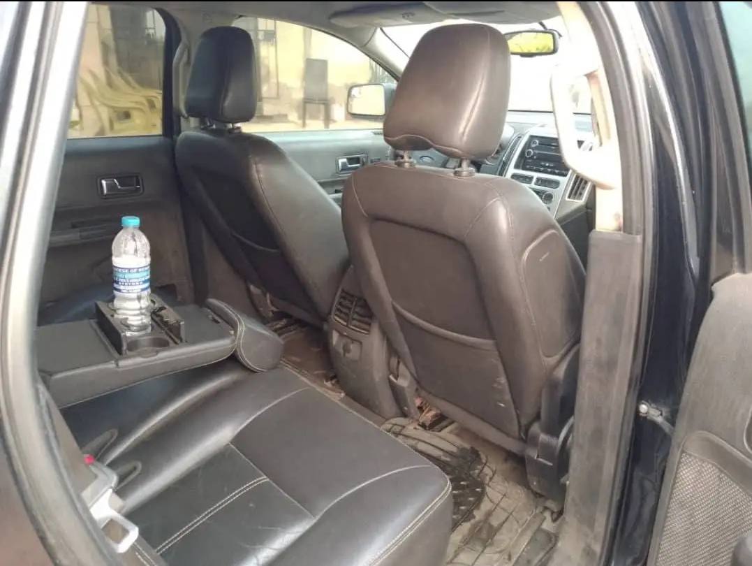 A picture of 2008 Ford Edge engine and gear perfect ac need attention
