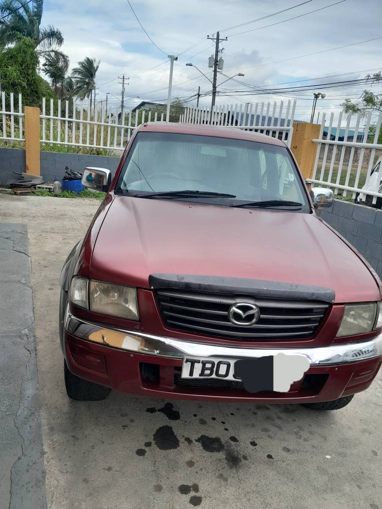 madza b2500