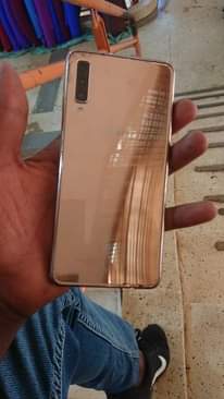 A picture of Samsung galaxy A7