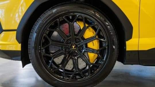 A picture of LAMBORGHINI URUS S
