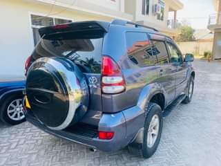 A picture of Landrcuiser Prado 120 Mil 20 tu 0717166515