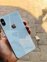 A picture of iPhone X 64Gb at 500k