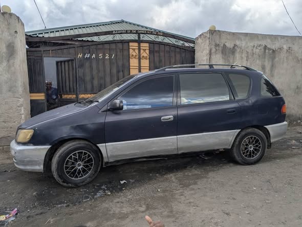 A picture of Toyota Ipsam Old shape
