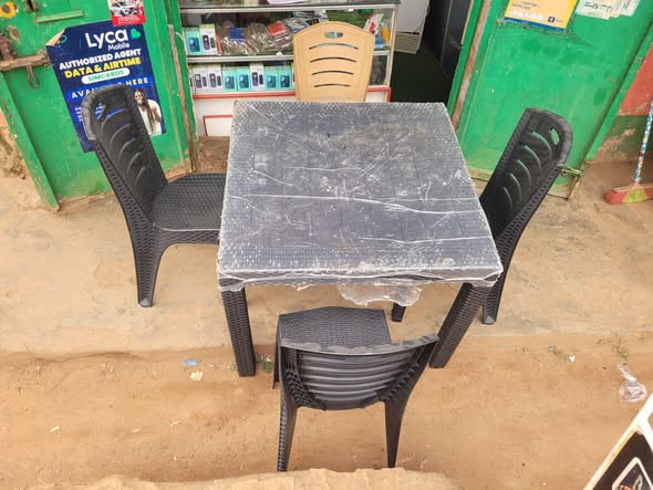 A picture of Brand new four seater dinning table on sale