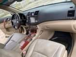 A picture of Toyota Highlander 2010