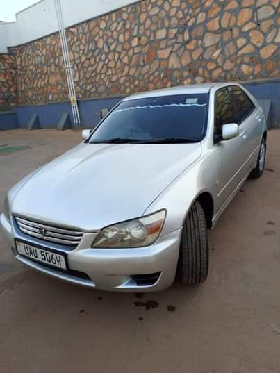 A picture of 2000 Toyota Alteeza 0702057335