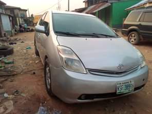 A picture of Toyota Prius 2005 First body everything works perfectly ok Going