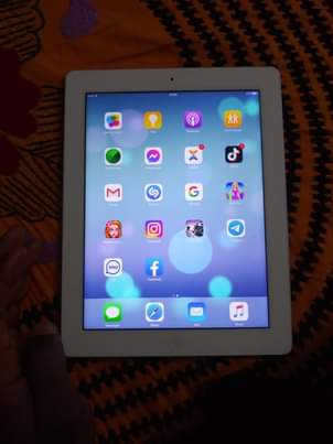 A picture of Nauza ipad GB 64. 130000. O628508450