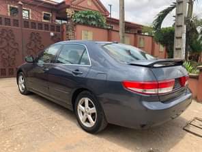 A picture of This is a tokunbo honda accord EOD with 6plugs leather