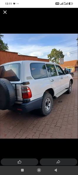 A picture of Land cruiser Amazon 1HZ engine 65m 0757229773 slightly negotiable installments