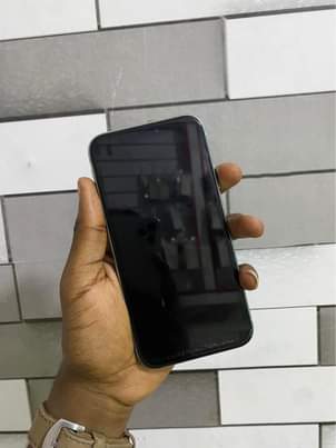A picture of iPhone 11 Noface 730 000K 0744347757