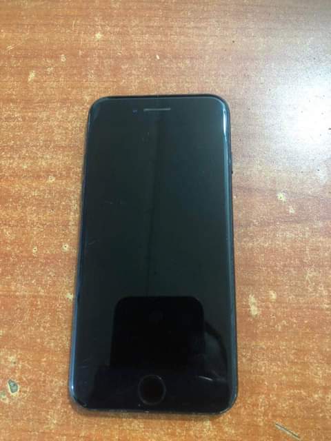 A picture of IPhone 7 plain. 0621247681