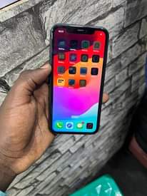 A picture of Iphone 11