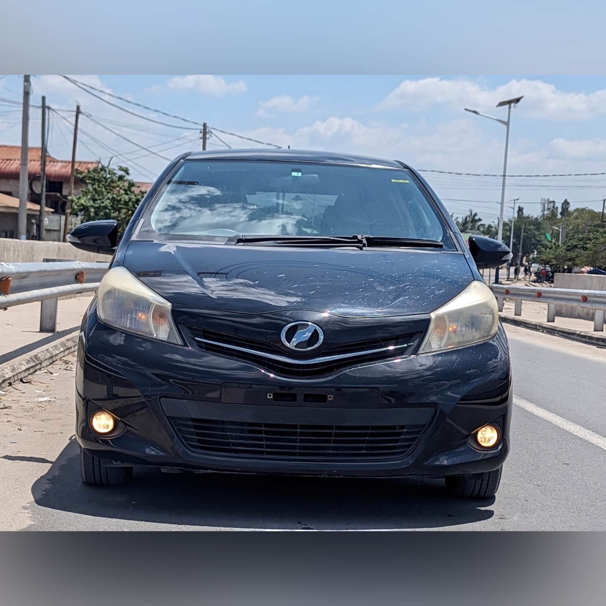 A picture of TOYOTA VITZ