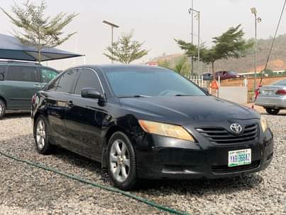 A picture of Camry LE