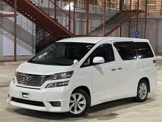 A picture of TOYOTA VELLFIRE