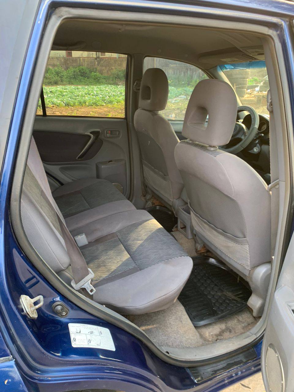 A picture of Toyota RAV4 2004