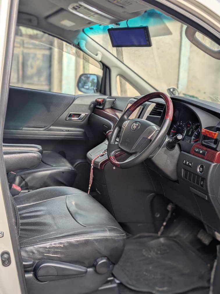 A picture of TOYOTA VELLFIRE NEW MODEL SWEET