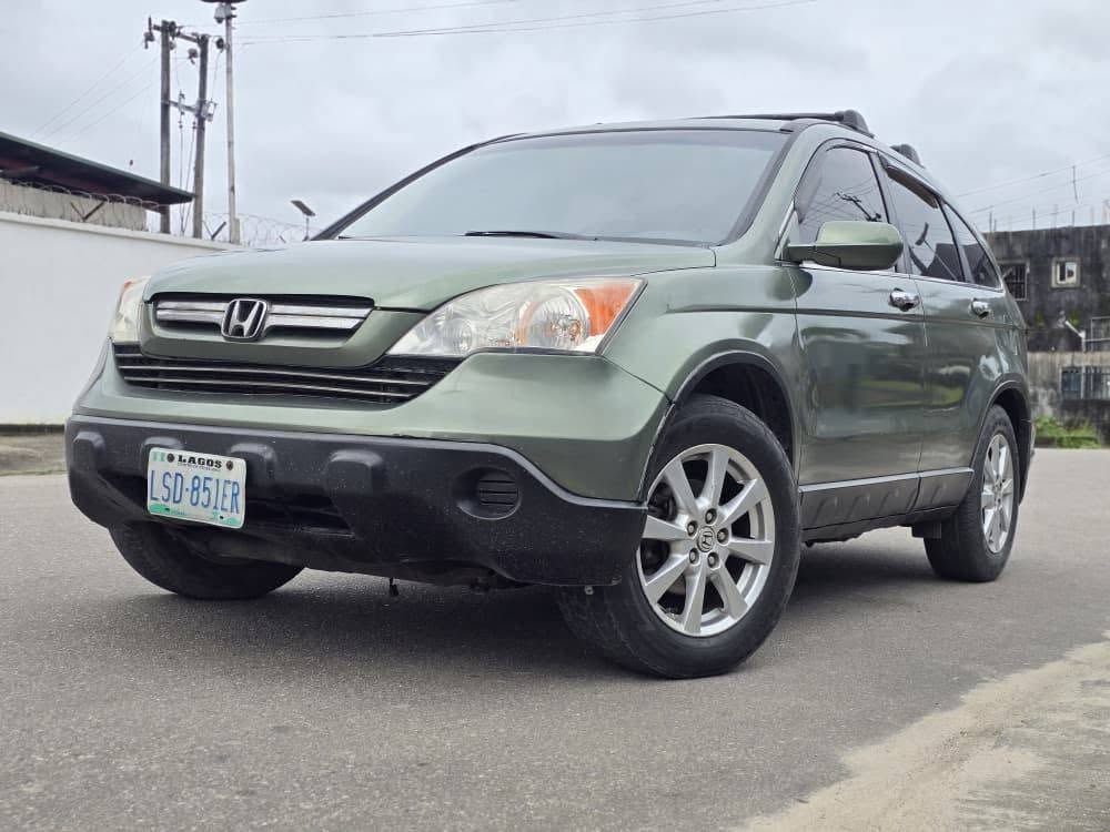 A picture of 2009 model Honda CR V for sale body has been