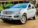 A picture of M Benz ML350 48m