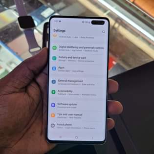 A picture of SAMSUNG GALAXY S10 5G 256GB STORAGE 8GBRAM PRICE 680K