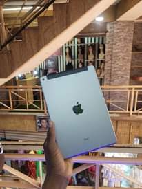 A picture of Ipad air2 128GB