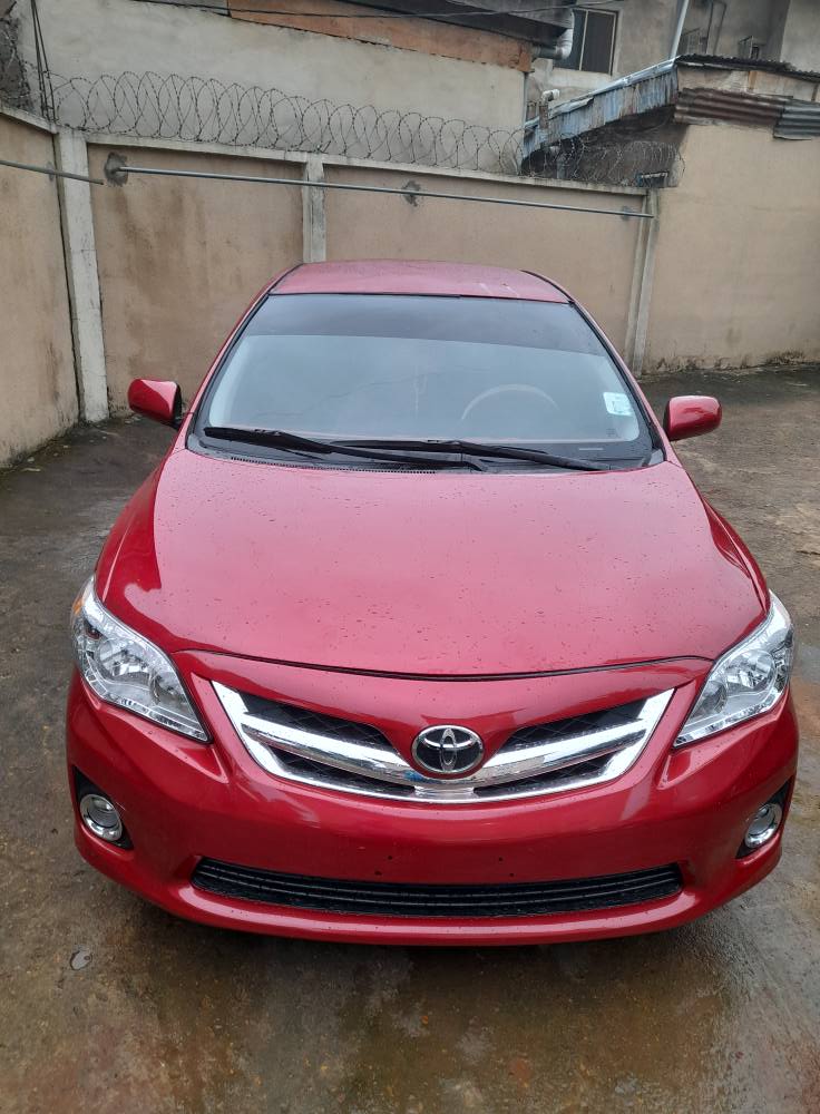 A picture of Toyota corolla 2012