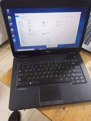A picture of Dell laptop