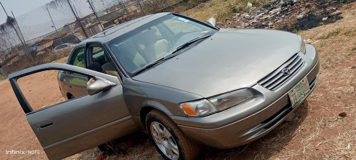 A picture of Toyota Camry 08034244232 