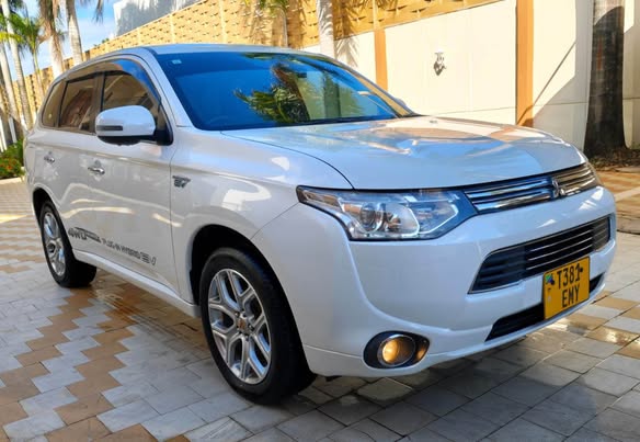 A picture of 2013 Outlander PHEV