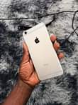 A picture of iPhone 6 gb64 no finga