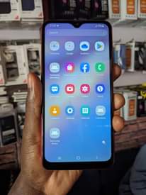 A picture of A10s Samsung at 250000