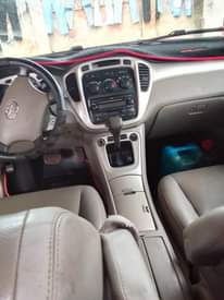 A picture of Blue 2006 Toyota Highlander SUV