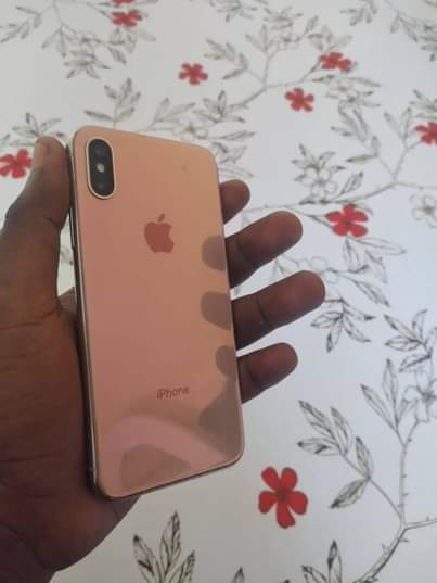A picture of IPhone X Gb 64