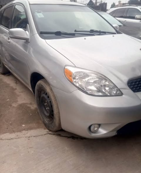 A picture of Registered Toyota matrix 05