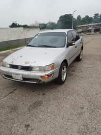 A picture of Toyota Corolla 1999