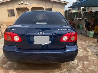A picture of TOYOTA COROLLA 2005