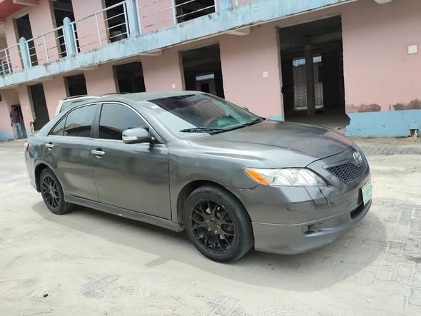 A picture of Pure first body 2008 Toyota Camry sport