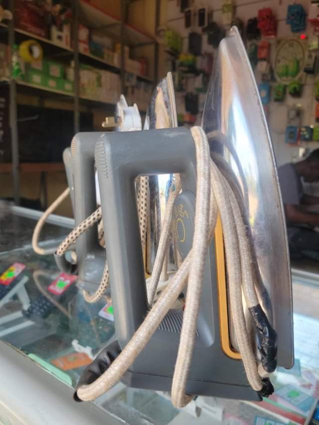 A picture of Philips iron
