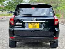A picture of TOYOTA VANGUARD 