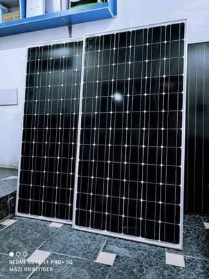 A picture of 300w panel