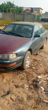 A picture of Toyota Camry orobo 2001