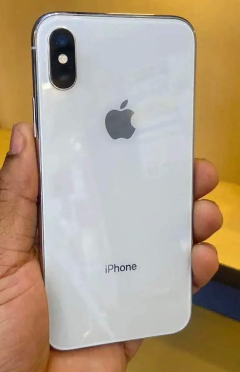 A picture of Iphone X