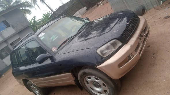 A picture of RAV4 99 with extremely untouched silent engine and gear freezing