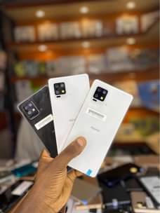 A picture of AQUOS ZERO 6... 128GB ROM 8GB RAM... Fingerprint face id