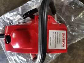 A picture of Chain sow at only 1 9m