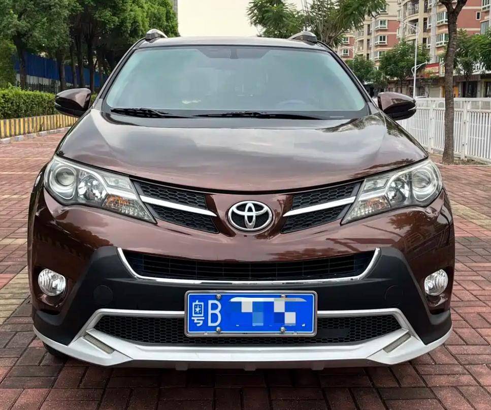 A picture of Toyota rav4