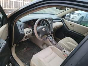 A picture of 2001 Toyota Highlander used but very sound and silent engine