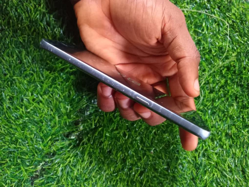 A picture of FAIRLY USED SAMSUNG GALAXY S7 32GB ROM 4GB RAM WITH