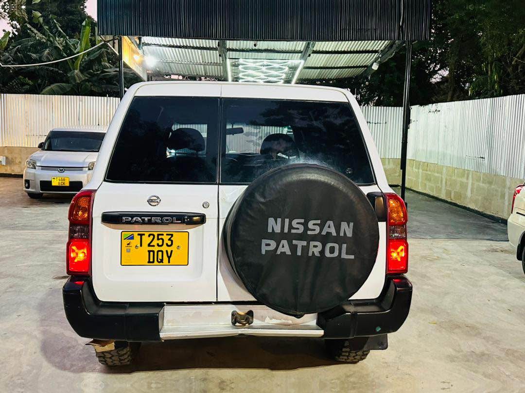 A picture of Nissan Patrol Y61